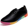 Flache Schuhe mit Regenbogensohlen - mit Schnürsenkeln - Echtleder