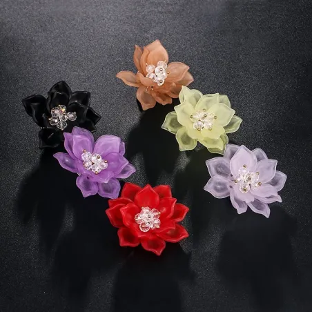 Elegant flower - crystal brooch