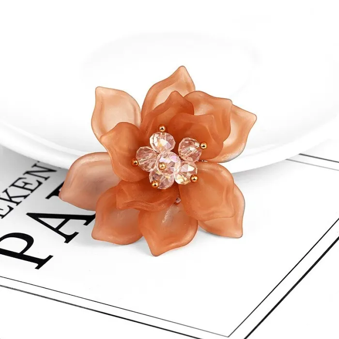 Elegant flower - crystal brooch