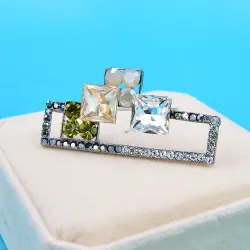 Vintage rhinestone brooche - elegant to wear at anytime