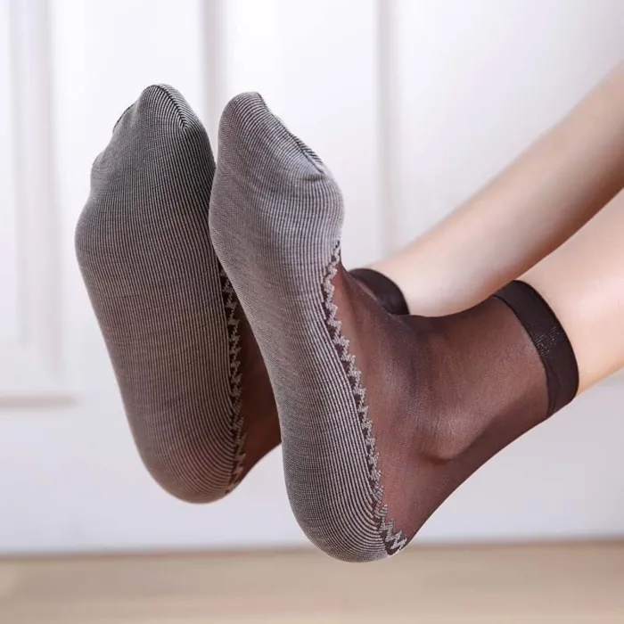 Weiche Socken - mit rutschfestem Boden - transparente dünne Seide