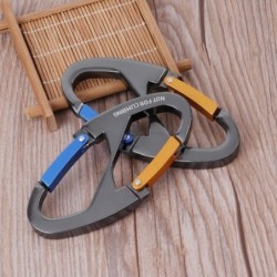8-shaped carabiner clip - for hiking / camping