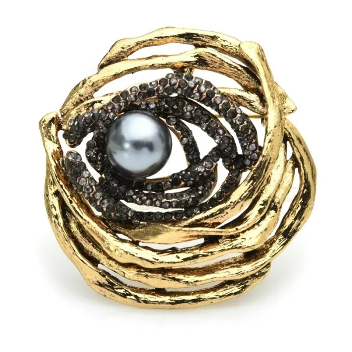 RHINESTONE pearl rose flower brooche - such a little beauty for someone special