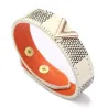 Modieuze leren armband - met V letter / bedels - unisexArmbanden