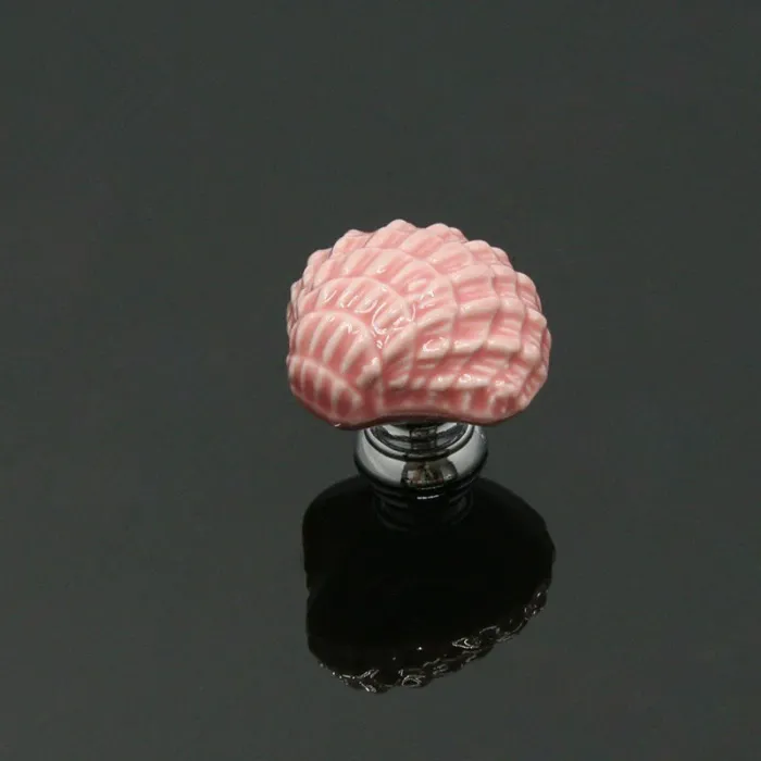 Seashell shaped knob - ceramic - cupboard / handles / cabinet
