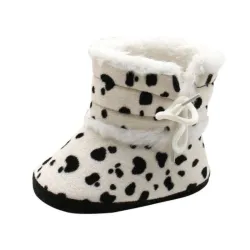 Spotted knitted shoes - baby / newborn