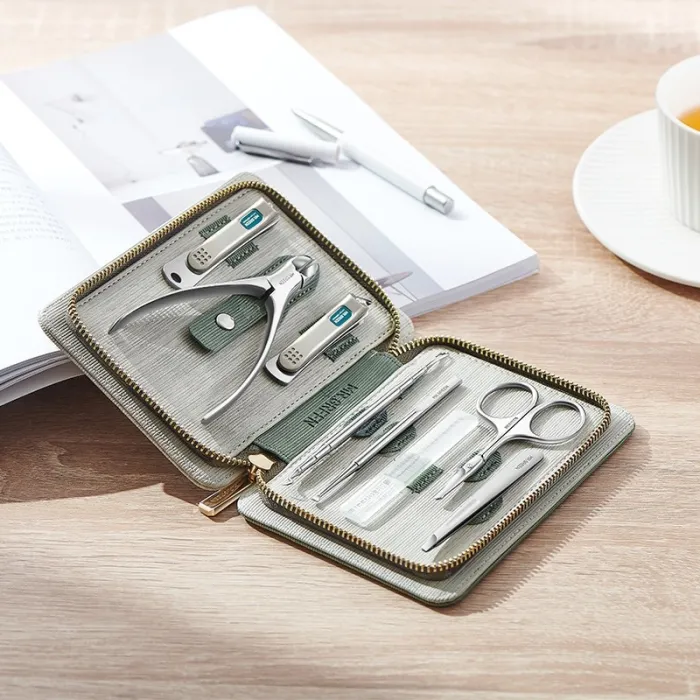Professionele manicure/pedicure set - RVS - met koffer - 8 stuksClippers & Trimmers