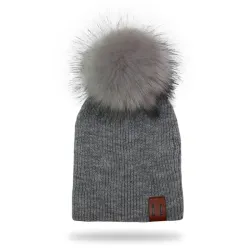 Strickmütze mit Bommel / Lederetikett - unisex - für Kinder / Erwachsene