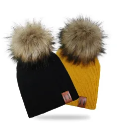 Strickmütze mit Bommel / Lederetikett - unisex - für Kinder / Erwachsene