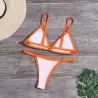Seksowny komplet bikini - niski stan - z ozdobnymi metalowymi kółeczkamiStroje Kąpielowe