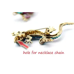 Fashionable brooch - vintage crystal lizard