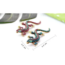 Fashionable brooch - vintage crystal lizard