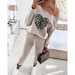 Eleganter / sportlicher Trainingsanzug - Set mit Pullover und Hose - mit Herz / Perlenverzierung