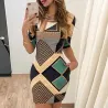 Modisches Minikleid - Kurzarm - mit geometrischen Formen