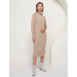Lockeres Strickkleid - langer Pullover - mit Rollkragen / Langarm