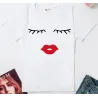T-shirt alla moda a maniche corte - ciglia / labbra rosse