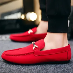Trendige Slipper aus Leder - rutschfeste Loafer - mit Metalldekor