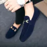 Slip-on alla moda in pelle - mocassini antiscivolo - con decorazione in metallo