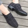 Klasyczne buty ze szpiczastym noskiem - sznurowane - czarna krataButy