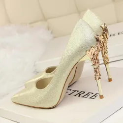 Sexy Pumps - mit metallgeschnitzten dünnen High Heels