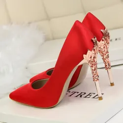 Sexy Pumps - mit metallgeschnitzten dünnen High Heels