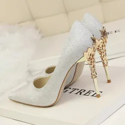 Tacones altosSexy pumps - with metal carved thin high heel