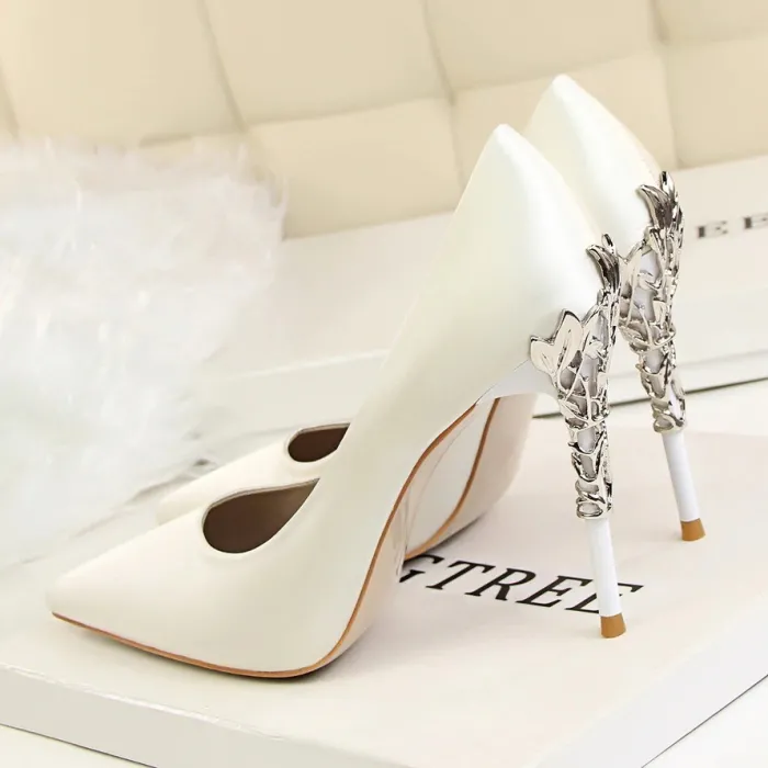 Sexy Pumps - mit metallgeschnitzten dünnen High Heels