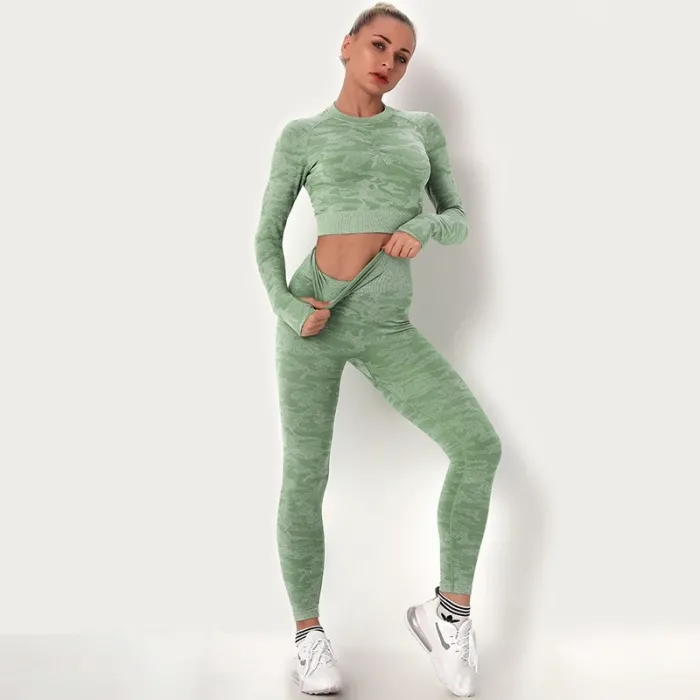 Kamuflażowy komplet do fitnessu - bezszwowy - koszulka z długim rękawem / legginsyFitness
