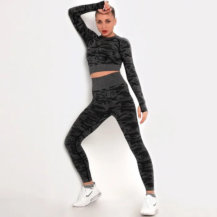 Seamless camouflage fitness set - o-neck - long sleeve shirt / leggings