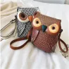 Uggleformad liten läderväska - crossbody / axel