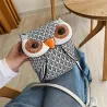 Uggleformad liten läderväska - crossbody / axel