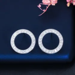 Klassisches rundes Schmuckset - Halskette / Ohrringe / Ring - mit Zirkonia