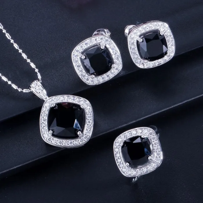 Elegantes Schmuckset - Halskette / Ohrringe / Ring - mit Saphir - Sterling Silber