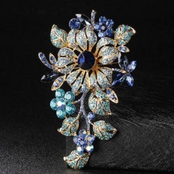 Elegante broche met grote kristallen bloemenBroches