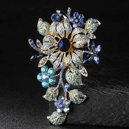 Elegante Brosche mit großen Kristallblüten