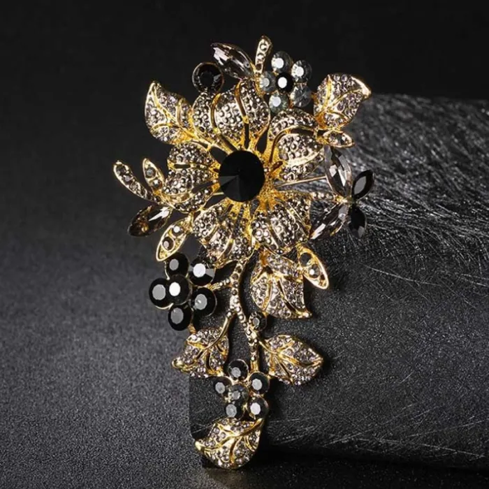 BrochesBroche elegante con grandes flores de cristal