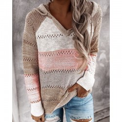 Wielokolorowy sweter z kapturem - wzór przeszyciaBluzy & Swetry