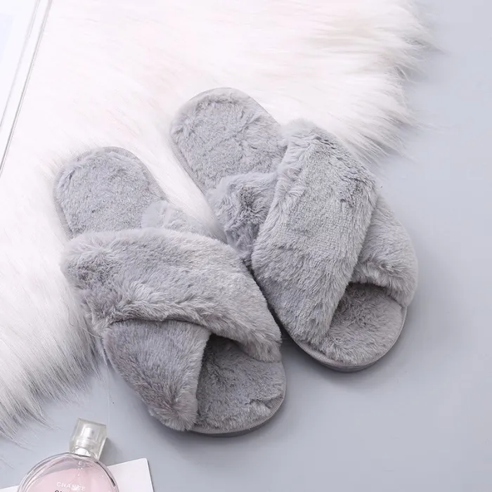 Warm fluffy slippers - soft - furry flip - flops