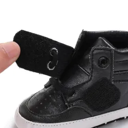 Anti-Rutsch-Sneaker für Jungen und Mädchen