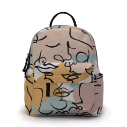 Modny mini plecak - nadruk w abstrakcyjne liniePlecaki
