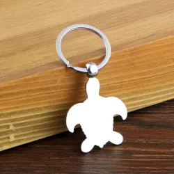 Fashionable metal keychain with turtle