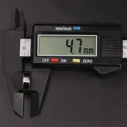 N35 - magnes neodymowy - super mocny okrągły krążek - 15mm * 5mm - z otworem 5mmN35