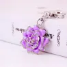 Luxurious Crystal Rose, tunnetuin esittäjä keychain
