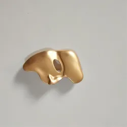 BrochesBroche de moda - abstracto geométrico - forma de media cara