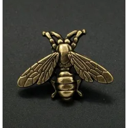 BrochesVintage bronze brooch - bee / airplane