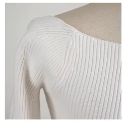 Stylischer Langarmpullover - sexy T-Shirt - eckiger Kragen