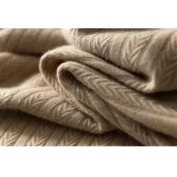 Elegancki sweter męski - czysty kozi kaszmirBluzy & Swetry
