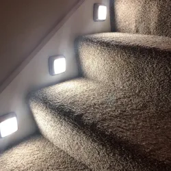 Lampa LED - z czujnikiem ruchu PIR - na ścianę / meble / schody - 2 sztukiKinkiety