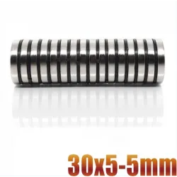 N35 - magnes neodymowy - okrągła tarcza z łbem stożkowym - 30 * 5mm - z otworem 5mmN35