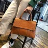 Elegante schoudertas - leer - krokodillenleer patroonHandtassen